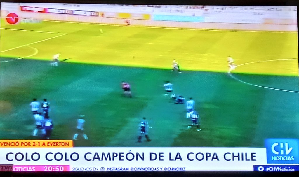 alanfire6's tweet photo. @CHVNoticias ayudando a @evertonsadp 🤣🤣🤣🤣🤣 con un gol jajajajajaja @ColoColo @colocolonoticia https://t.co/daAD92i33y
