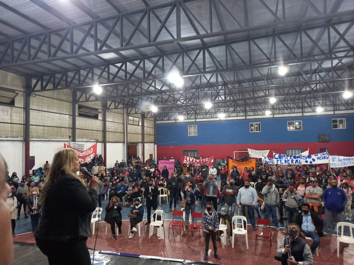 _PrimeroPatria's tweet photo. Gran acto en #Maipu 
Cuando el #Peronismo se enciende #Mendoza avanza
#Lista82 #PujolesTrabajo https://t.co/8NKGYWc15K