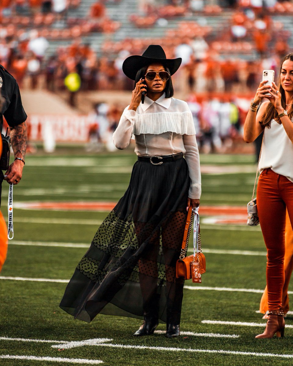Our First Lady, Loreal Sarkisian 🤘

#HookEm