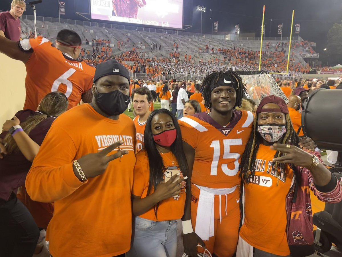 BigTunechi59's tweet photo. BIg W in Lane Stadium Letโs go ๐ฅ๐ฅ๐ฅ @HokiesFB @TahjB_12 #ThisIsHome #HokieNation #NJ2VT ๐ฆ๐ค๐พ https://t.co/Mh8aPXwGUF