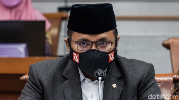Muti4r401's tweet photo. Menteri Agama Yaqut Cholil Qoumas kecam kasus perusakan Masjid Ahmadiyah di Sintang Jumat 3 September 2021 lalu,karena dianggap melanggar hukum
@DivHumas_Polri
#HukumPerusakMasjidAhmadiyah
https://t.co/qOILSUhBQY https://t.co/ylwCSrHDSc
