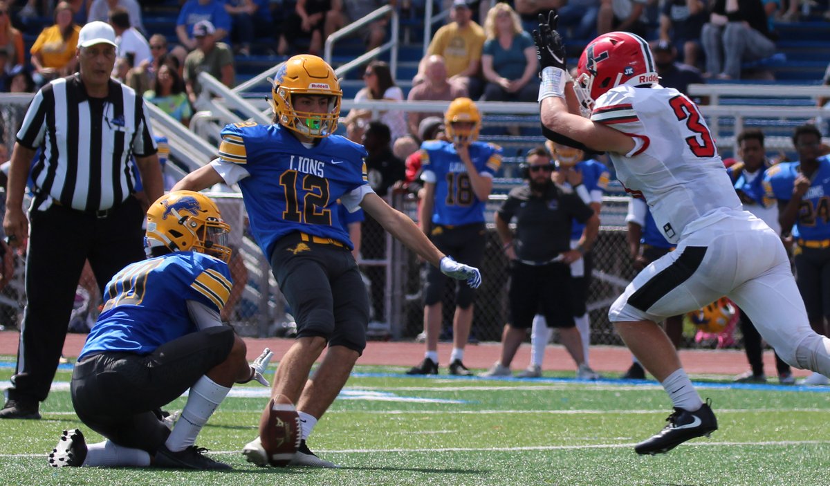 GrindersTalks's tweet photo. #team102 takes the field and puts up 48 at Lockport @LHSfballLegends @IcingTheFed @lhscoachrupp @noahkimble30 @micahjharry @jakobzimmerman9 https://t.co/RLygjb9rj1