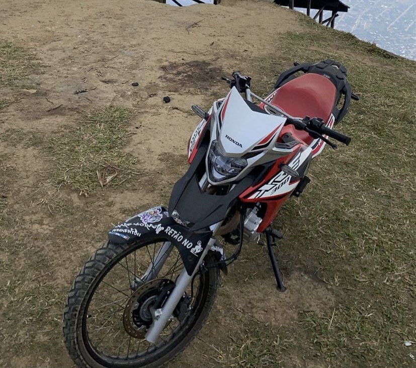 Tickgrau's tweet photo. Estou rifando minha XRE300 modelo 2020 , por apenas 40 reais ,você ganhando você escolhe a moto ou 15 mil no pix , rifa pela loteria federal 100% confiável COMPARTILHEM 🙏🏽✅ https://t.co/3bArxzQLrD