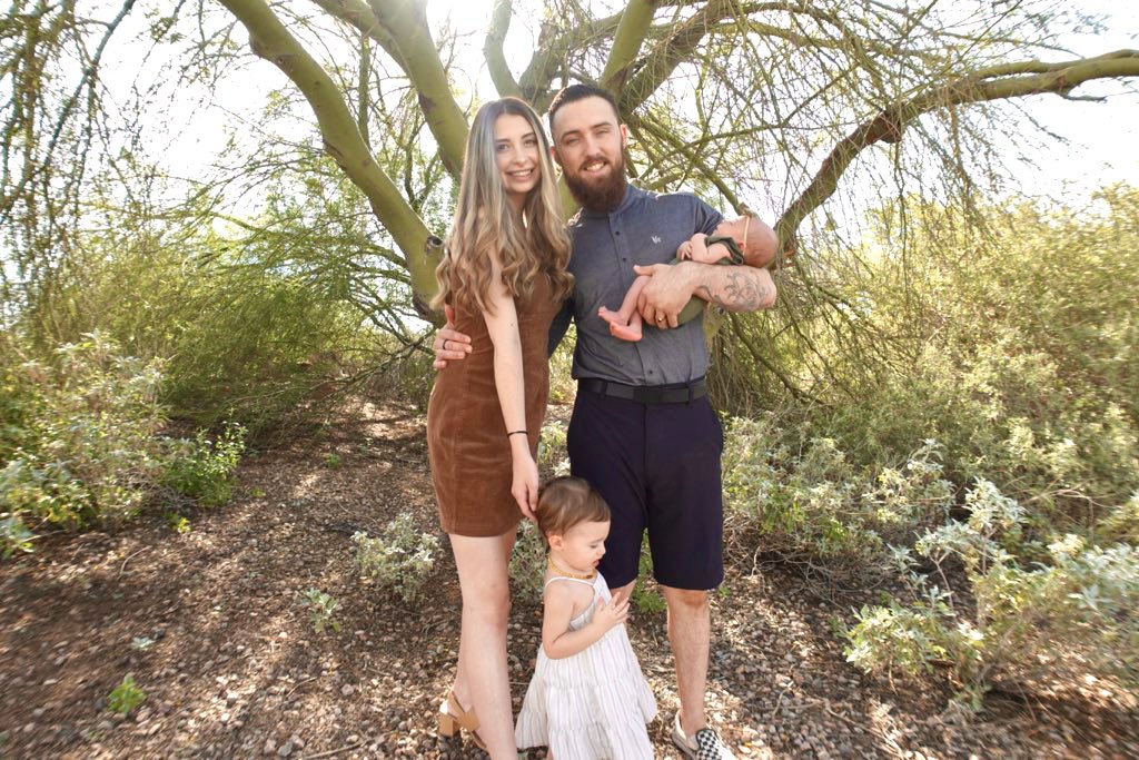 Lyscrawford's tweet photo. 👨‍👩‍👧‍👧💛 https://t.co/xu6KJWLxyW
