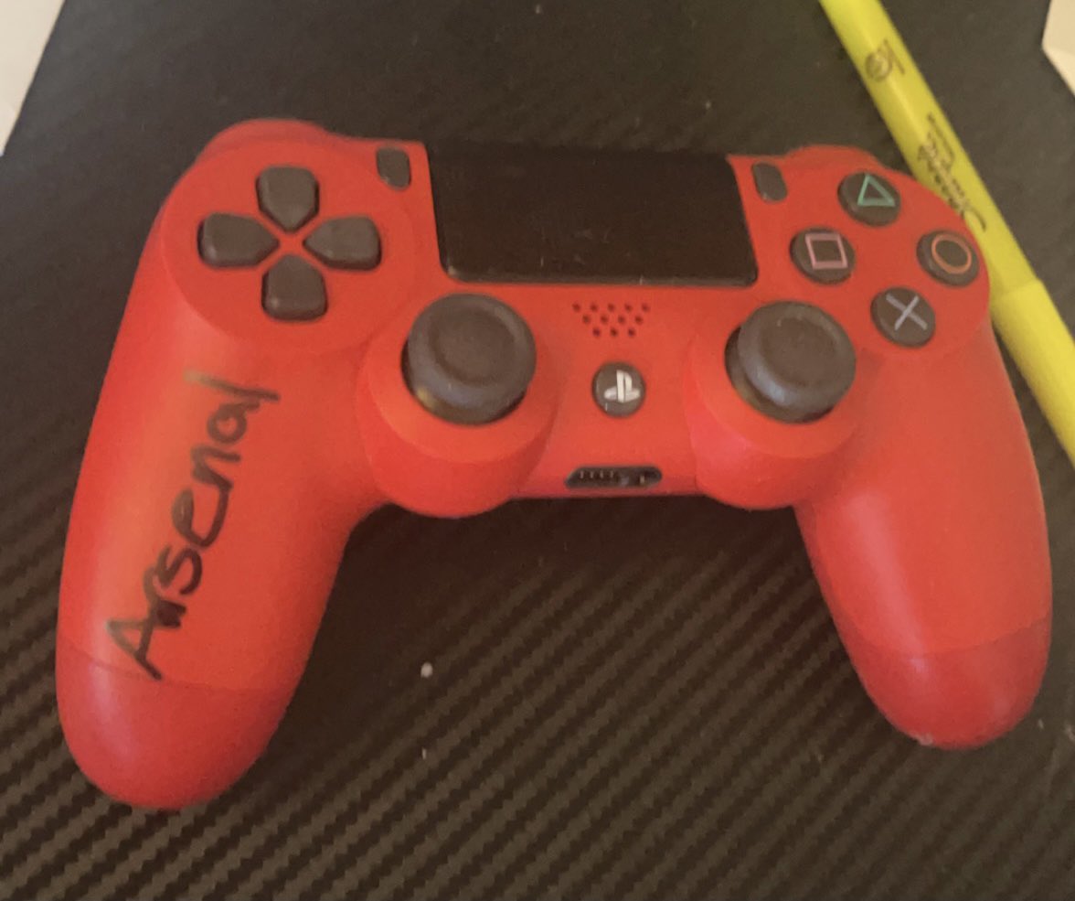 ArsyBaby (@arsenalrl) on Twitter photo 🎁Signed Ps4 Controller Giveaway🎁
Thank Y’all  for 600k subs on YT❤️
HOW TO ENTER❔
1️⃣Follow me on Twitter✅
2️⃣Like This Tweet✅
3️⃣Retweet This Tweet✅ 🎁Signed Ps4 Controller Giveaway🎁
Thank Y’all  for 600k subs on YT❤️
HOW TO ENTER❔
1️⃣Follow me on Twitter✅
2️⃣Like This Tweet✅
3️⃣Retweet This Tweet✅