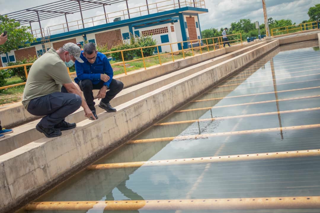 willy_casanova's tweet photo. Última inspección para poner operativa la planta potabilizadora Wüinpala. En horas se acabará la turbidez en el agua potable y llegará clara a los hogares. Agradezco por tanta paciencia y comprensión a las familias maracaiberas.

@NicolasMaduro
@EvelynBVasquez
@OmarPrietoGob https://t.co/2MlNn8ftsO