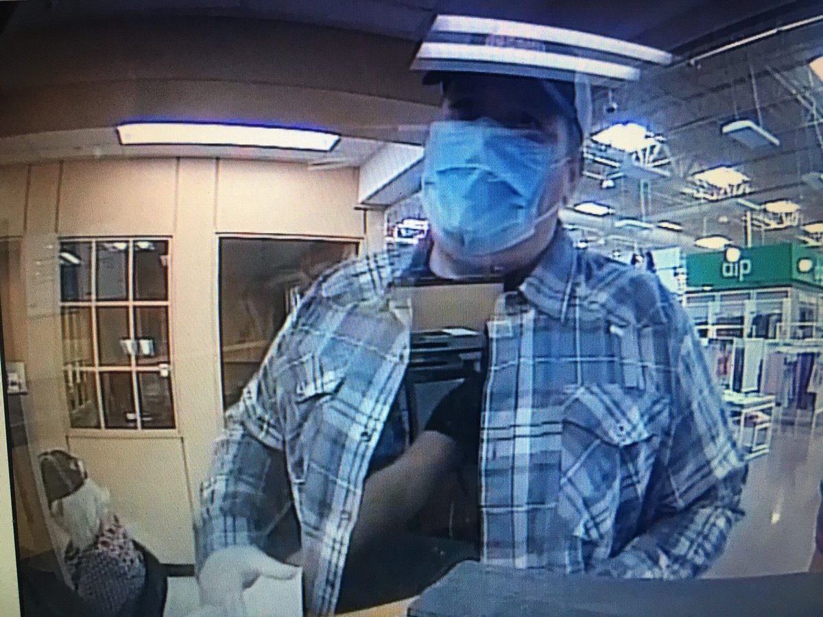 * BANK ROBBERY * tinyurl.com/4ccy9b3u
CGPD Investigating Bank Robbery today at US Bank in Fry's Marketplace. 

#CasaGrande!