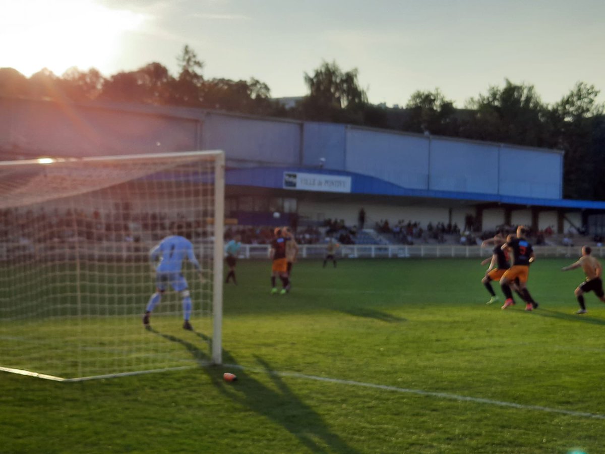 JARNIGONM's tweet photo. #football @StadePontivyen @BenoitJacq @gyguillot @JestinHerve @VillePontivy @juliemingam @TelegrammePondi @Pontivy_Journal Centenaire et 1er Match au fbg de Verdun: Christine Le Strat maire est venue apporter son soutien au président Le Plenier et son équipe!Pontivy aime le foot! https://t.co/RpSnldX8DS