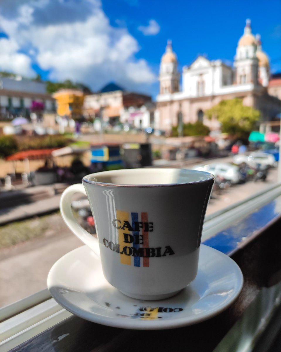 NooTieneCuando's tweet photo. ☕🇨🇴🤩 
#Manzanares #Caldas #Colombia #PhotoOfTheDay #bnw https://t.co/r8i28BZuiW
