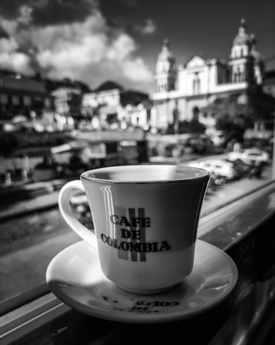 NooTieneCuando's tweet photo. ☕🇨🇴🤩 
#Manzanares #Caldas #Colombia #PhotoOfTheDay #bnw https://t.co/r8i28BZuiW