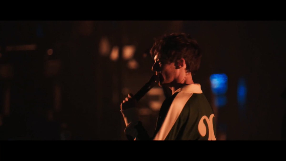 YGWLLS's tweet photo. "me hacen sentir invencible" ES PORQUE LO ERES LOUIS, ERES UNA LEYENDA https://t.co/1gVva6hCyX