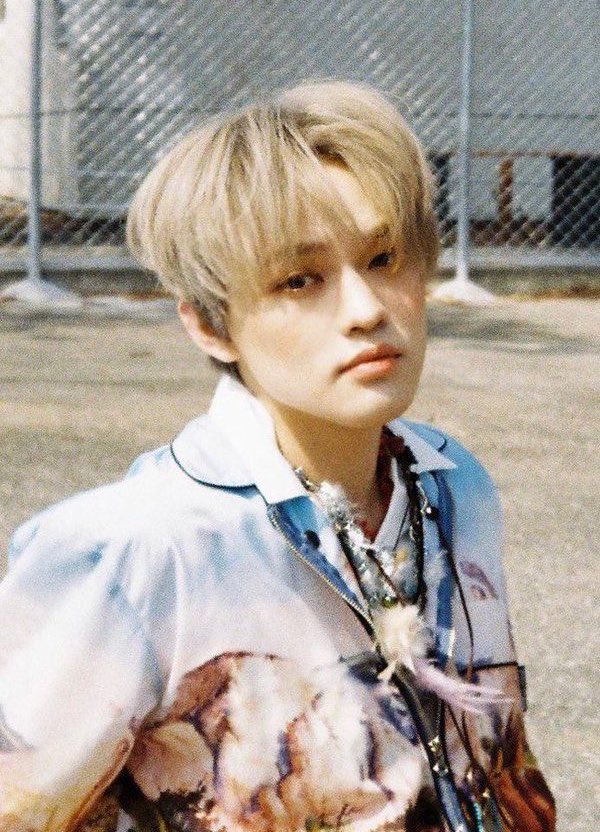 zhchenlest's tweet photo. #천러 #CHENLE https://t.co/vW0uLsKPJD