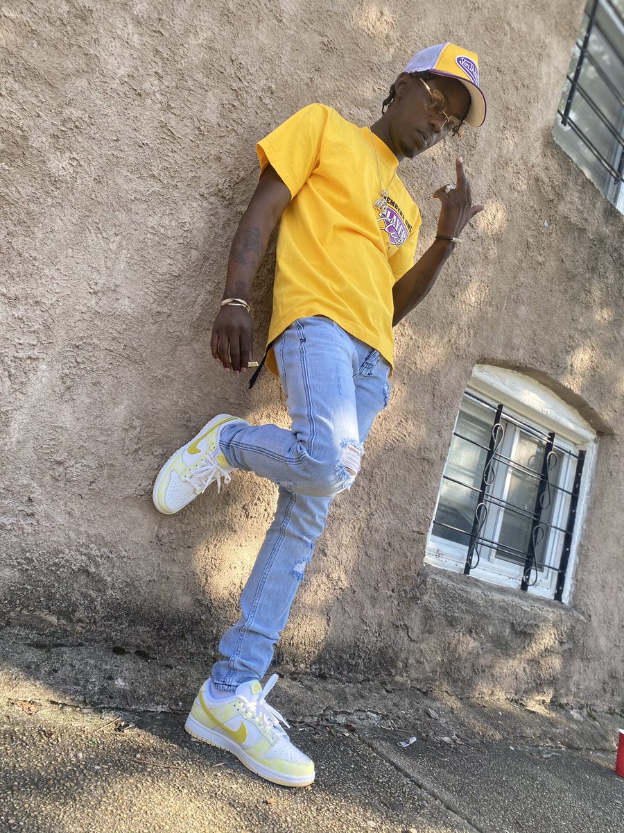 Emoney_NFC's tweet photo. Real Niggas Stand On All 10 👣  #NFCshxt✨✨✨ #4EvaCake💔 https://t.co/xWOvqL53dy