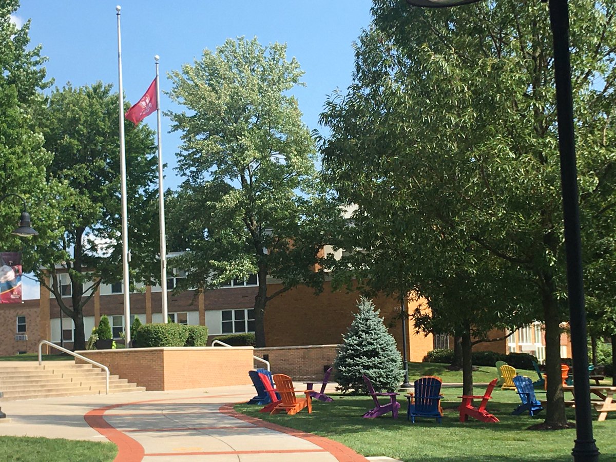 AU_Admissions's tweet photo. It’s a gorgeous day out there (on the Quad)- enjoy! #alverniaadmissions #alverniauniversity #jointhepackau https://t.co/Zttz6xqqTR