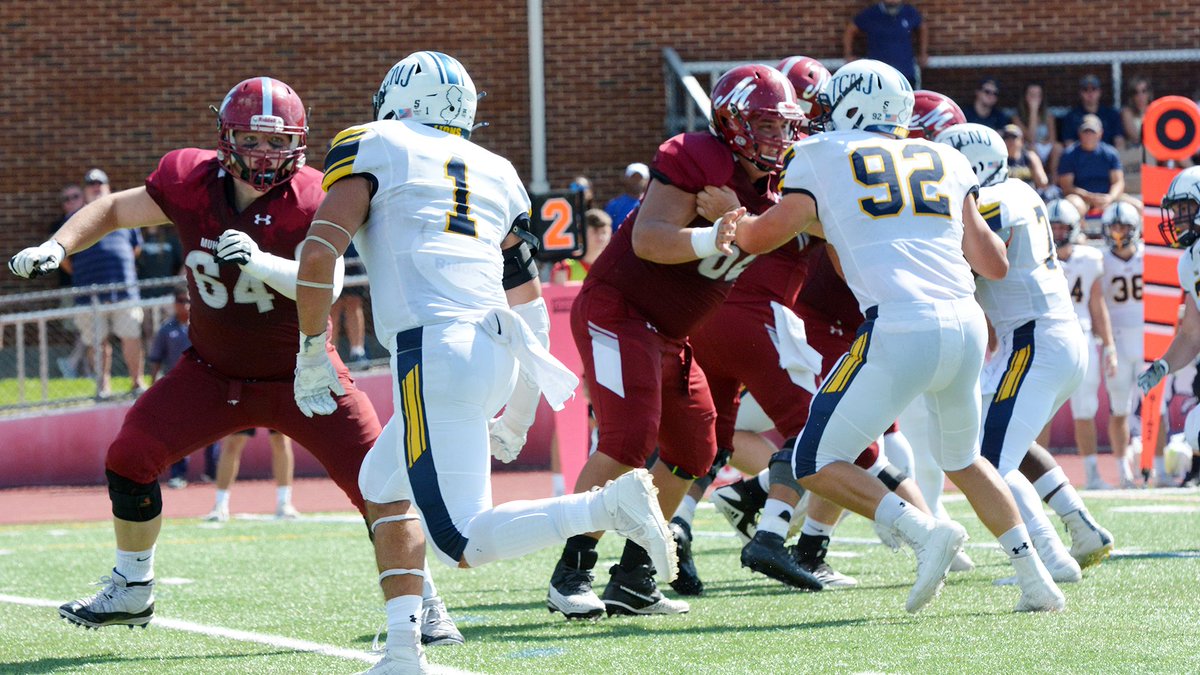 Muhl_Sports's tweet photo. After a long layoff of 630 days, the Muhlenberg football team returned looking much the way it did in 2019, combining a stingy defense with an efficient offense in a 41-0 shutout of TCNJ.

https://t.co/yfs0zr5nD6

#CentConf #d3fb @DigInMules https://t.co/OJSyPqULti