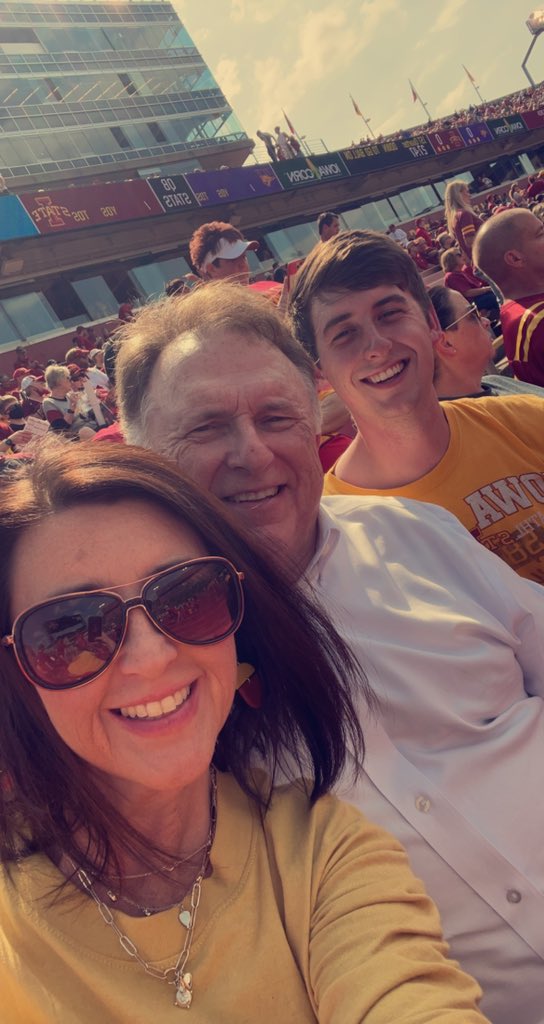 mollyobrien82's tweet photo. Kicking off the afternoon in the best way possible - football is back 🌪🏈❤️💛🏈🌪 #CyclONEnation https://t.co/pyAwfyrGKS