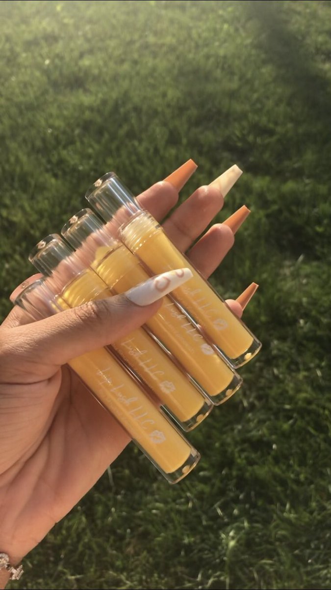 liplushllc's tweet photo. Hey ladies 🙌🏽 Check out our clear tubes from our Lip Drip Collection ✨ #lipglossbusiness #smallbusinessowner #supportsmallbusiness #BlackOwnedBusiness https://t.co/P64K4DM7MR