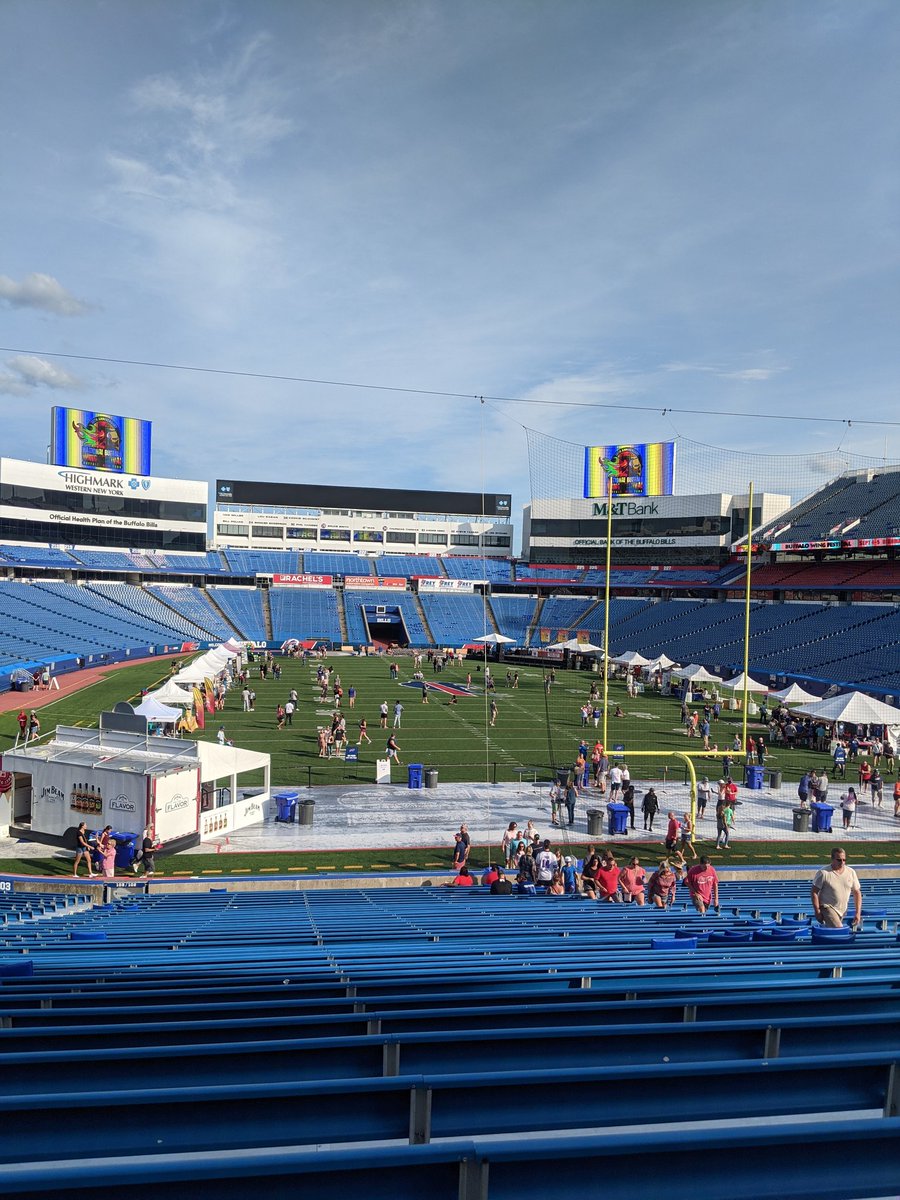 D853Emily's tweet photo. @JoshAllenQB  
I have some wing tickets left, where you at? https://t.co/yAm6nl5z2X