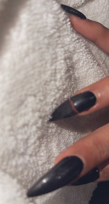 Currently 🤣🤦🏽&zwj;♀️ https://t.co/1trC2wBJOF<a href="/tag/igottago"class="tags"><span>#igottago</span></a>