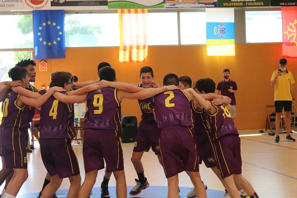 jacsants1935's tweet photo. 🔛 Segon dia de participació de l'infantil A masculí al @TorneigNord2021 https://t.co/ToHfYkEDib