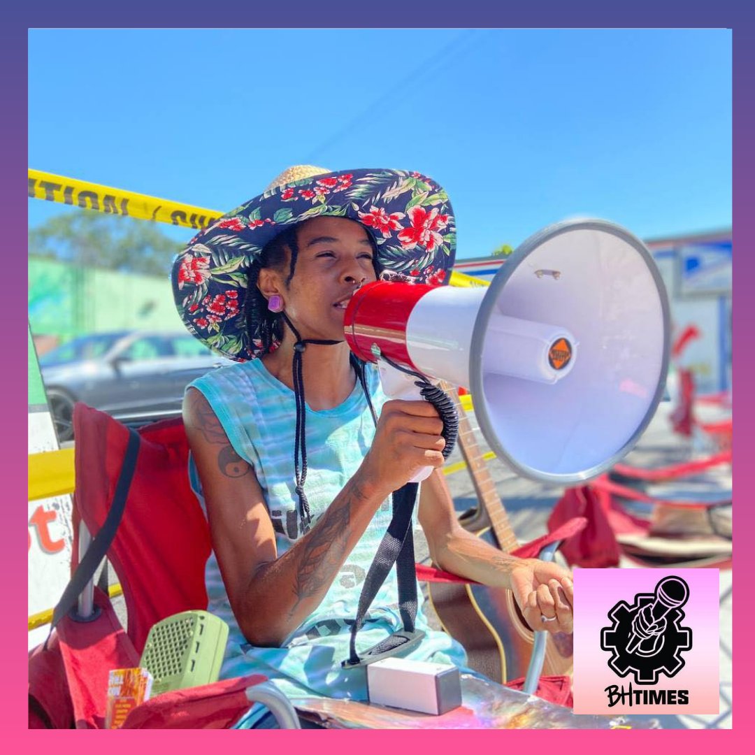 BlkHmmrTimes's tweet photo. We are still going strong at Sevananda who must fulfill the demands of the survivors! To drown out the voices of survivors they are playing music on large speakers outside, but we can be louder! #Atlanta https://t.co/WQ8vU9pUi9