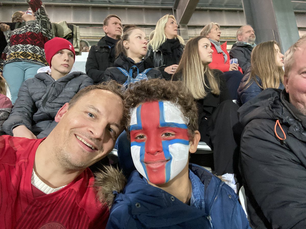 Klemme84's tweet photo. Færøerne er nu min næstmest elskede fodboldnation 🙌 Tak for en fantastisk aften på Tórsvøllur ⚽️ #froden #den #farden https://t.co/tVNmlAt5tr