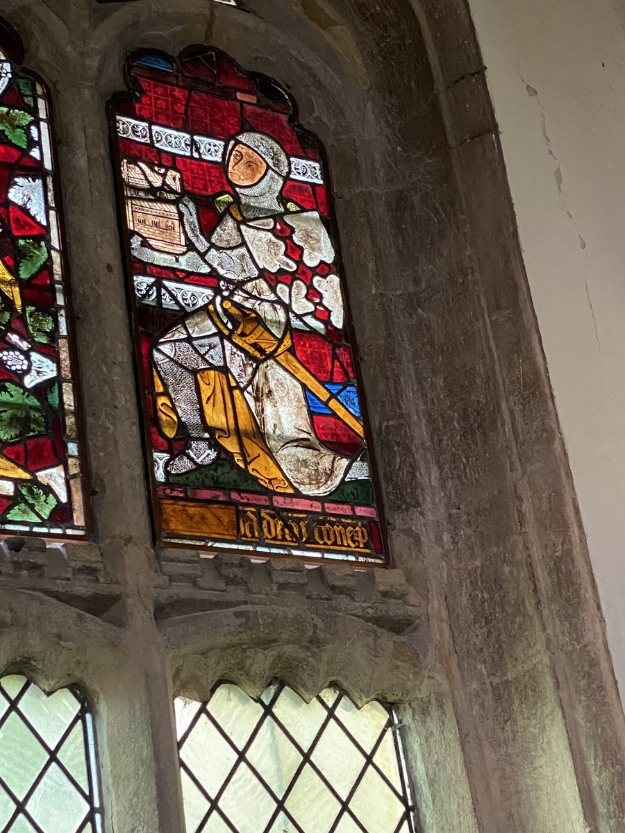 Gough_Janet's tweet photo. Extraordinary #TreeofJesse (ancestors of Christ) stained glass scheme 1320s complete with King David the Psalmist making music and wise King Solomon plus ?donor knight survives in later Perpendicular St Peter Lowick @Peterborodio https://t.co/2kM6I56pFM