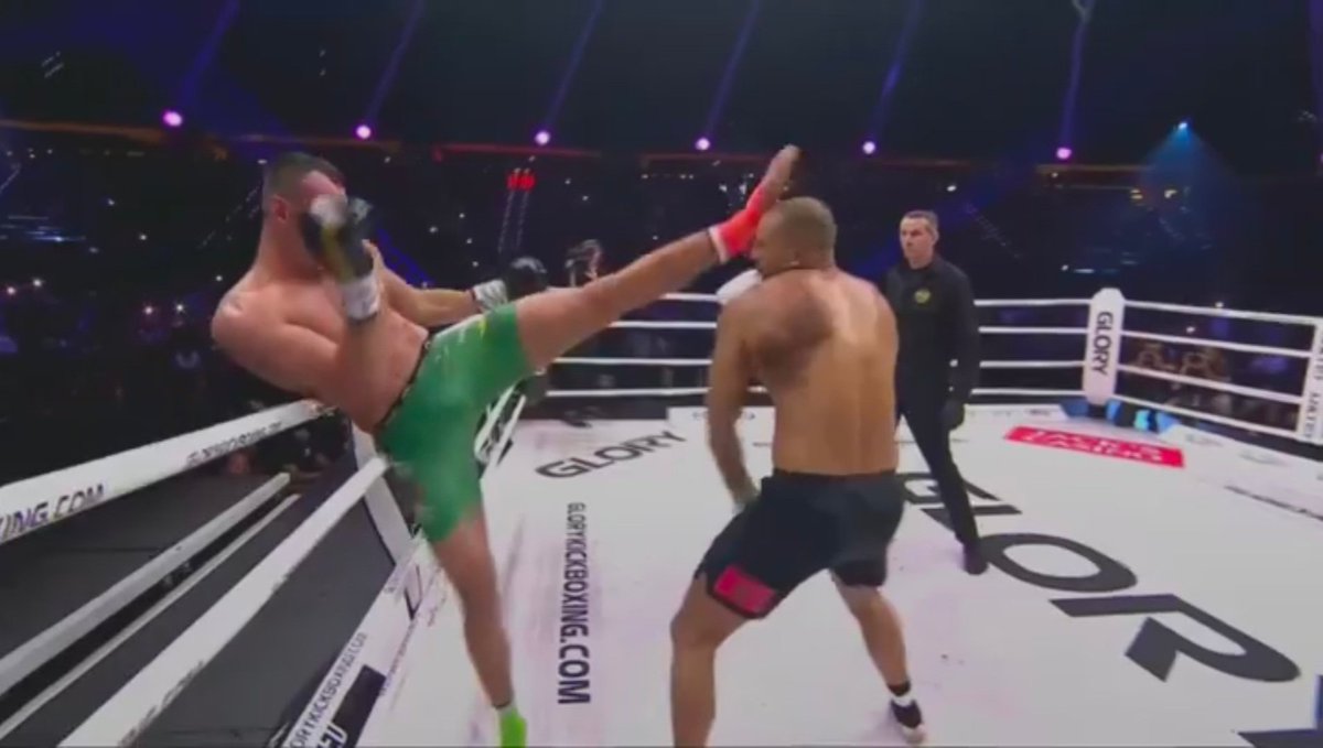 RemkoStrik's tweet photo. Jemig. Dat was een bizar en verrassend einde. #badrhari #glory78 https://t.co/GGjt5FqDs9