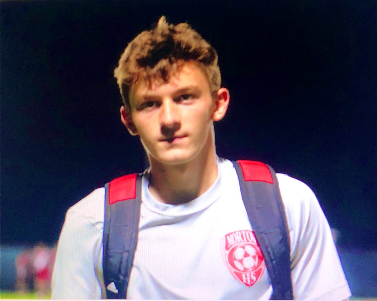 stoops_rhonda's tweet photo. 🎉Happy 18th Birthday Caleb!❤️ So proud of the fine young man you are today, but missing my sweet little boy! Enjoy Senior year and let your light shine always❤️ https://t.co/pTniqZoXMf