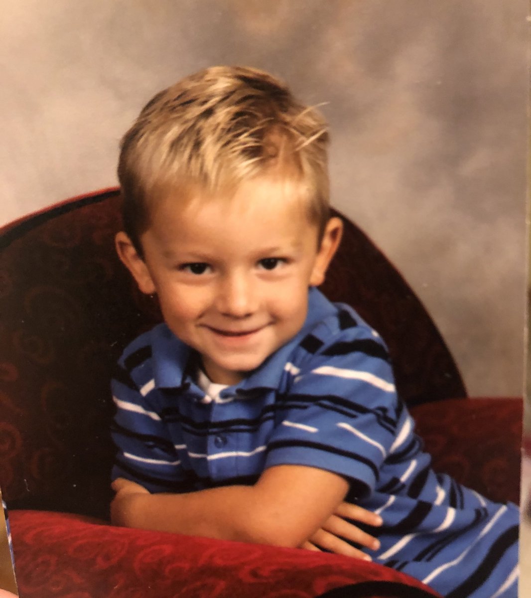 stoops_rhonda's tweet photo. 🎉Happy 18th Birthday Caleb!❤️ So proud of the fine young man you are today, but missing my sweet little boy! Enjoy Senior year and let your light shine always❤️ https://t.co/pTniqZoXMf