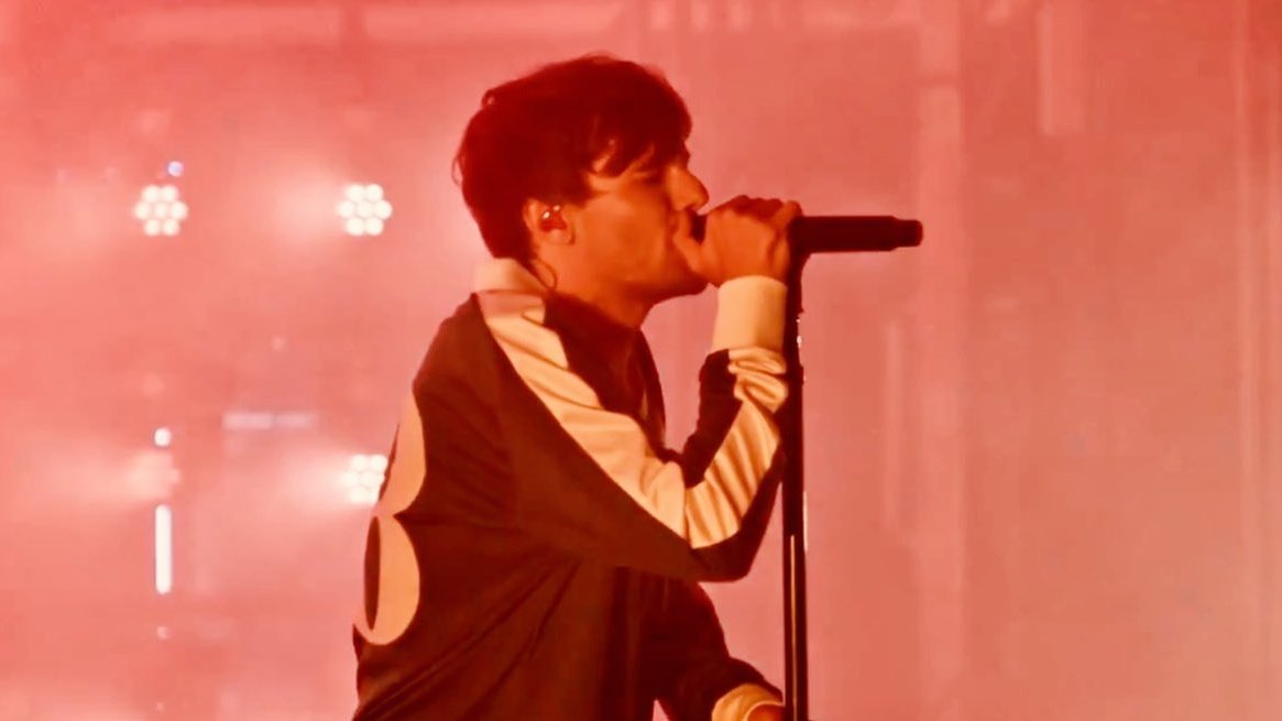 sunfflouwerry's tweet photo. " FAITH IN THE FUTURE" - LOUIS TOMLINSON, 2021. https://t.co/6k6BF73cel