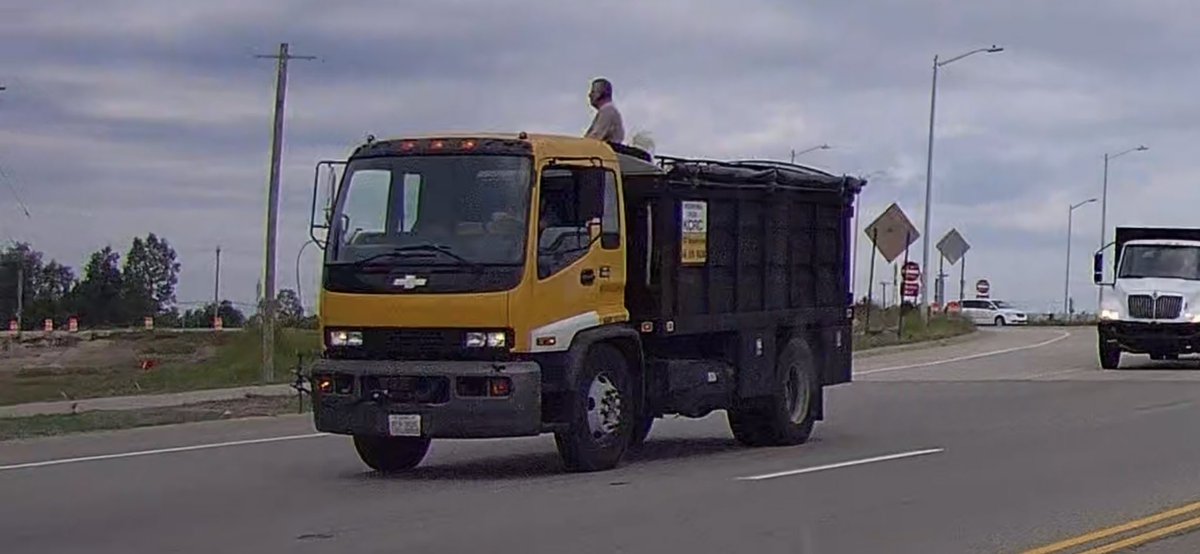 tterag's tweet photo. @RCKCROADS is this one of your trucks? https://t.co/SmQzvLCx91