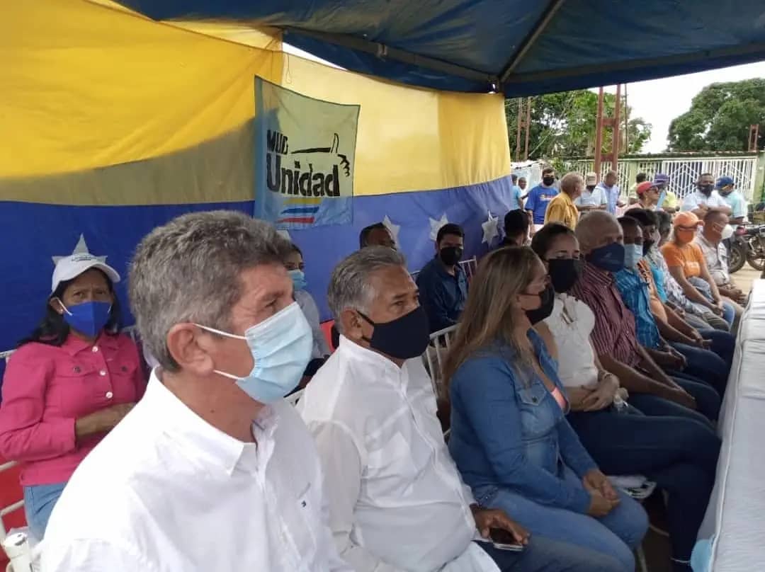 EmilioSilveiraA's tweet photo. #4Septiembre| ENCUENTRO DE DIRIGENTES COMUNITARIOS EN LAS GARCITAS. 

La Fórmula UNITARIA de Infante intercambio ideas y propuestas con la dirigencia local buscando soluciones a la desidia y al caos generado por las malas políticas del régimen. 

#SacalosConTuVoto #VotaUNIDAD https://t.co/mOSkZPq6mk