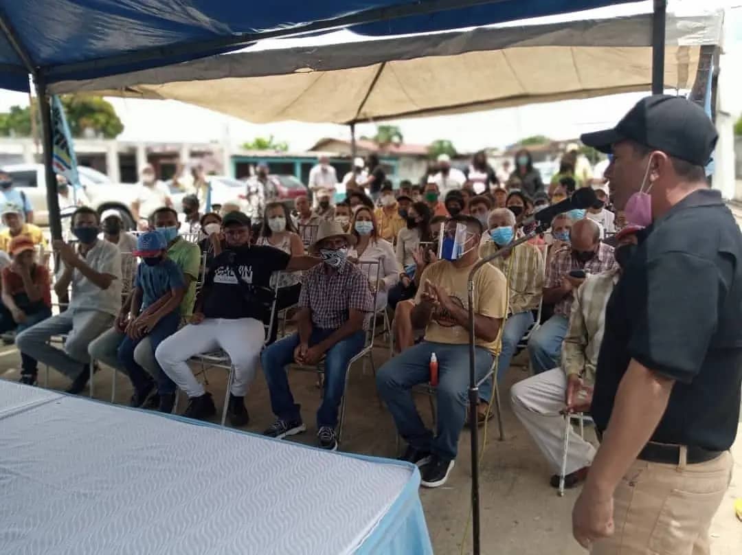 EmilioSilveiraA's tweet photo. #4Septiembre| ENCUENTRO DE DIRIGENTES COMUNITARIOS EN LAS GARCITAS. 

La Fórmula UNITARIA de Infante intercambio ideas y propuestas con la dirigencia local buscando soluciones a la desidia y al caos generado por las malas políticas del régimen. 

#SacalosConTuVoto #VotaUNIDAD https://t.co/mOSkZPq6mk