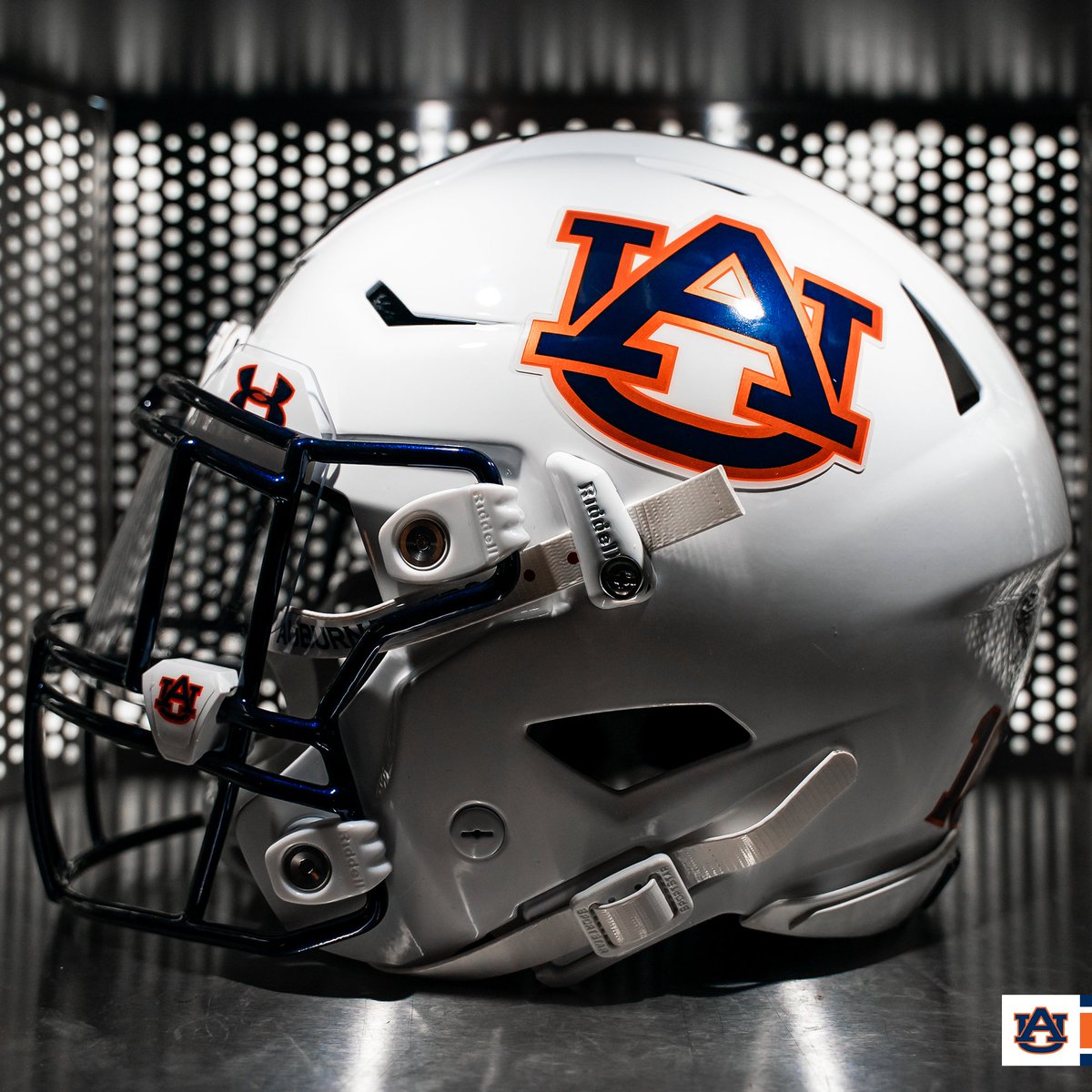 AuburnFootball's tweet photo. Tick...tock...⏳

#WarEagle | #AuburnMade https://t.co/hJHEryWzos