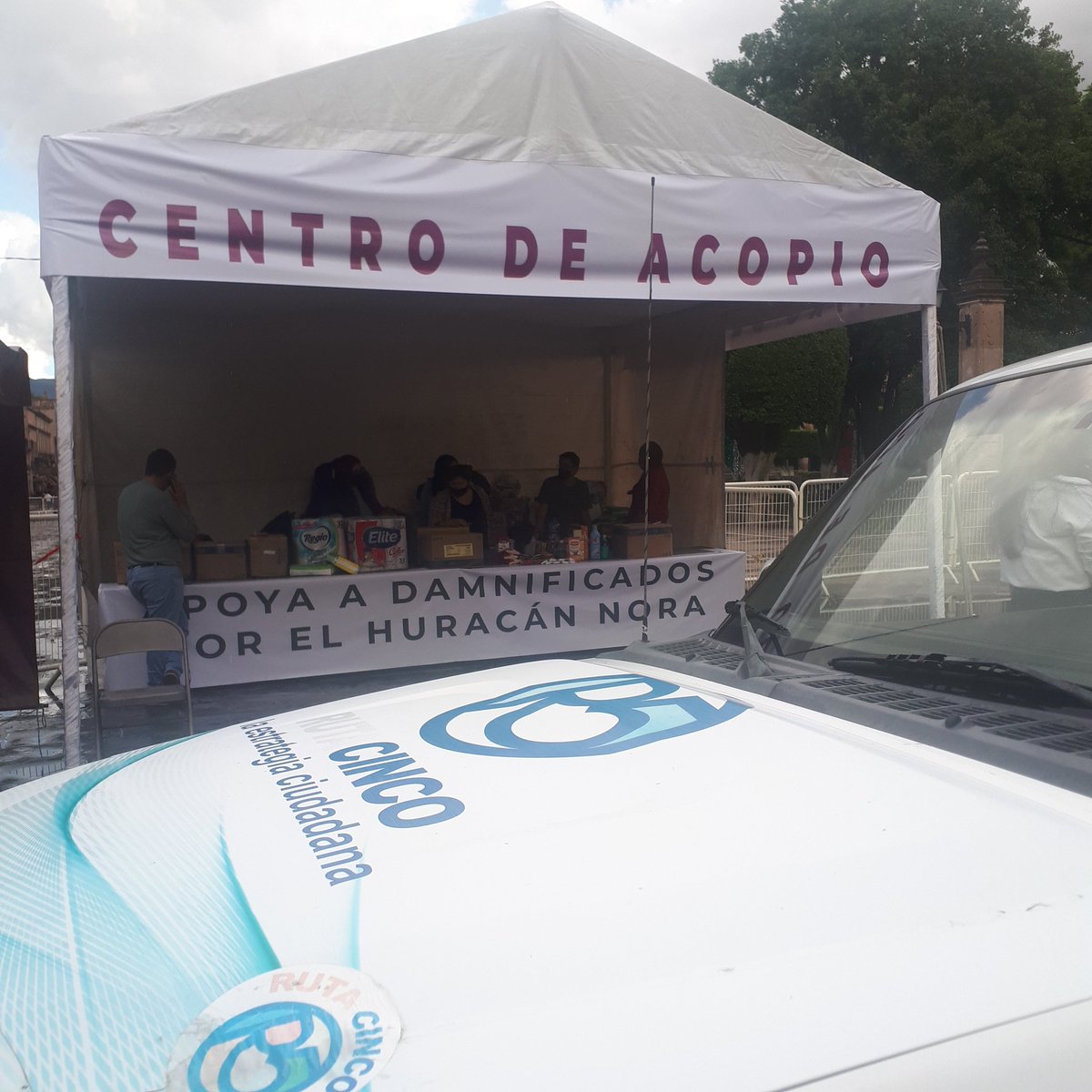 AmigodeMorelia's tweet photo. #Ruta5 se suma a la entrega de medicinas y víveres en el Centro de Acopio para apoyar a los damnificados del huracán Nora; iniciativa de nuestro gobernador electo Alfredo Ramírez Bedolla y su esposa Grisel Tello  #Ruta5 🖐️ #AmigosOrg @ManuelEspino @ruta5oficial @ChavaRamirezM https://t.co/v2HHljtggF