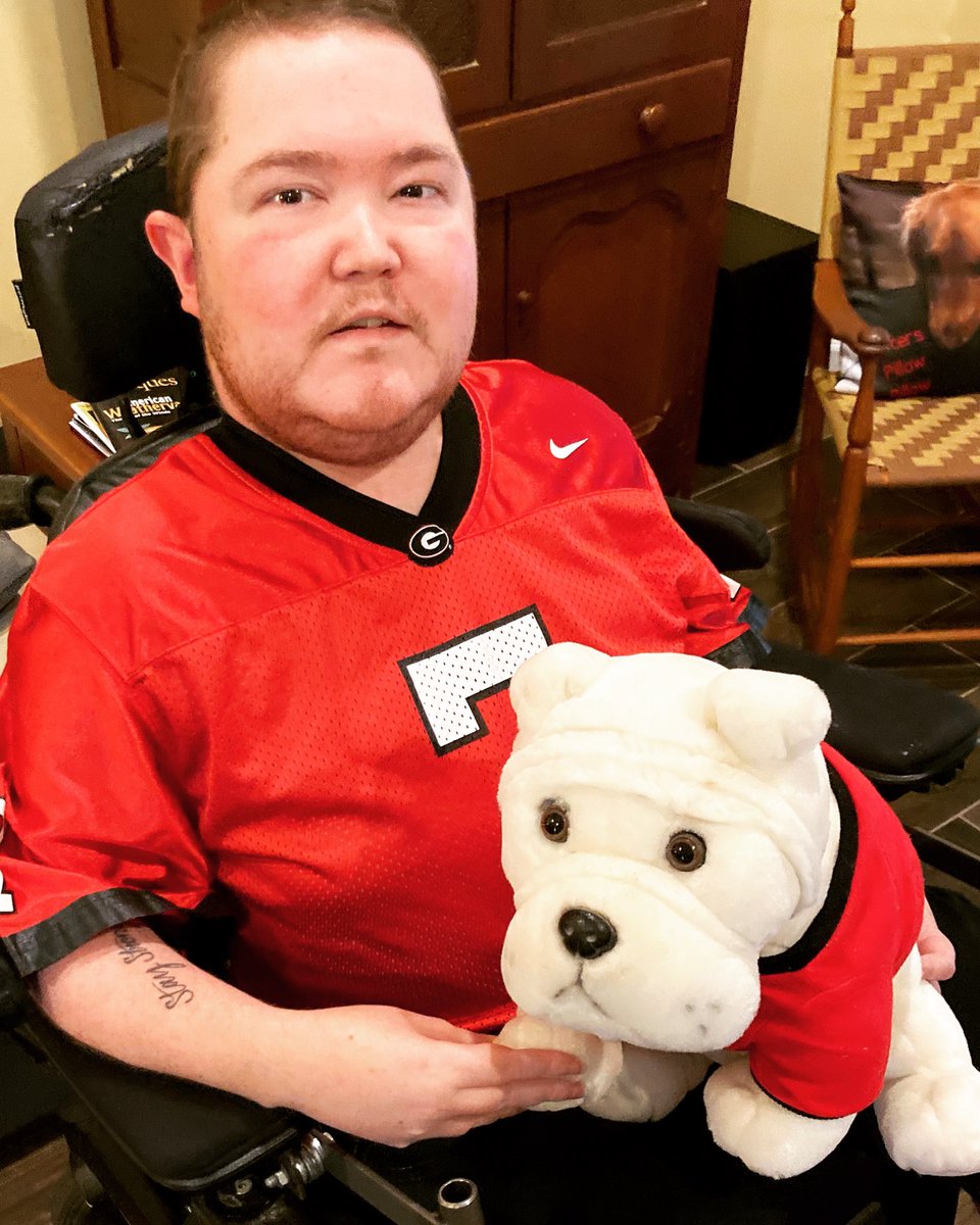 AlanHieber's tweet photo. I’m a @GeorgiaFootball fan tonight tonight! Can you tell?🐶❤️
#UGAvsClemson #GoDawgs https://t.co/GiZfM2jljP