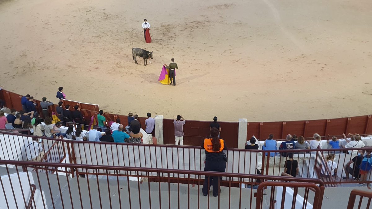 pcivilcv's tweet photo. Finalizamos la guardia ordinaria, en la que hemos colaborado con #summa112 y @emergenciasCREM . A su vez hemos cubierto las prácticas taurinas en la plaza toros de #colmenarviejo https://t.co/KZYN0KZb51