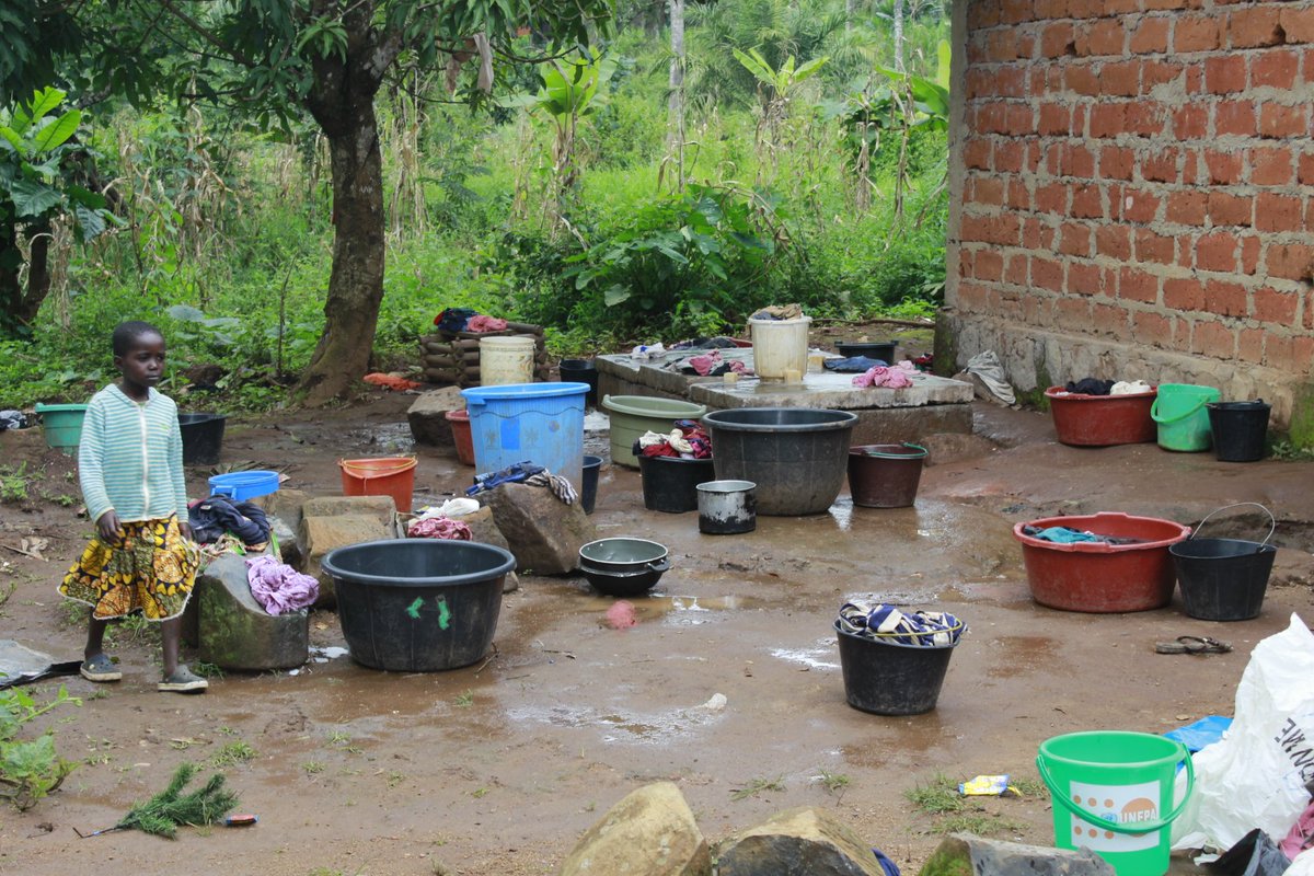 MbengwiO's tweet photo. @EricAkuta &amp; wife @EdnaAkuta, founders of Eric Akuta Foundation have made a donation of food/material assistance worth close to a million Frs to House of Hope Orphanage Mbengwi. 

Click on link to read more..
https://t.co/lBLVyrM8CA

Mbengwi Online, Covering Mbengwi &amp; Beyond https://t.co/eDM2yoKEFN