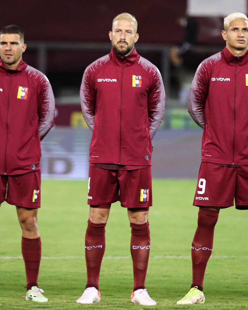 Gracias por sus mensajes! 
Los aprecio mucho!❤️
Estaré de vuelta pronto!!!⚽️