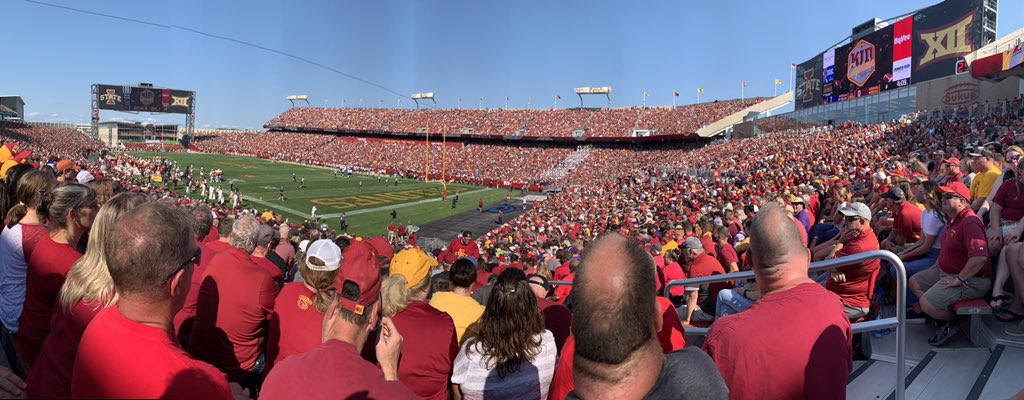CarolAnnOlson's tweet photo. Just a few fans! #cyclonenation https://t.co/JxC7LiVCQc