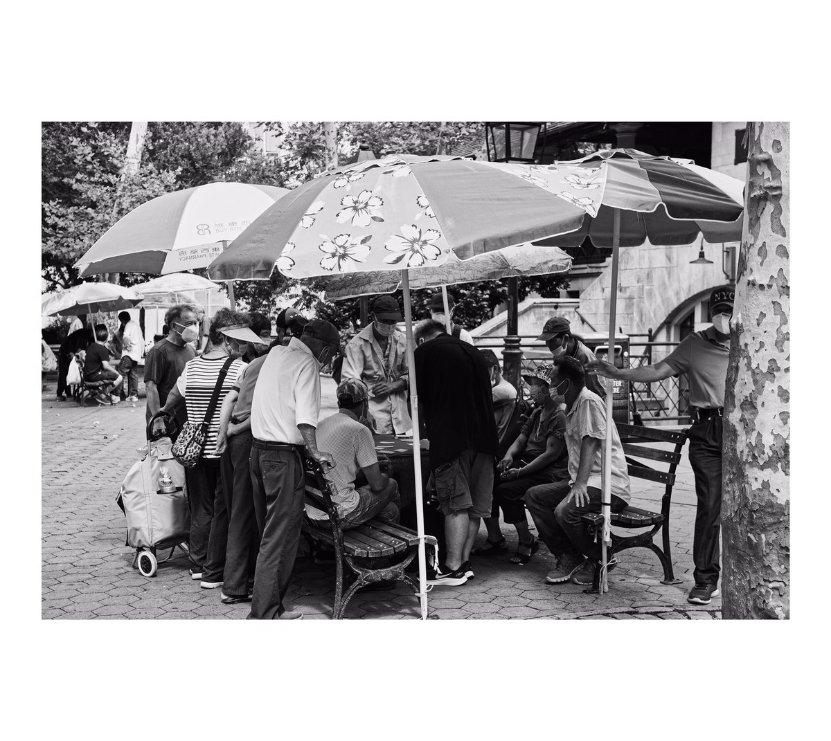 JCollectiveM's tweet photo. Street Games - 4 your eyes only

#streetphoto #streetphoto_bw #streetphotographerscommunity #NYC #chinatown #Jcollectivemedia #streetphotography #streetsshared #bnw #canonphotography #lensculturestreets https://t.co/Opz4rlJP9d