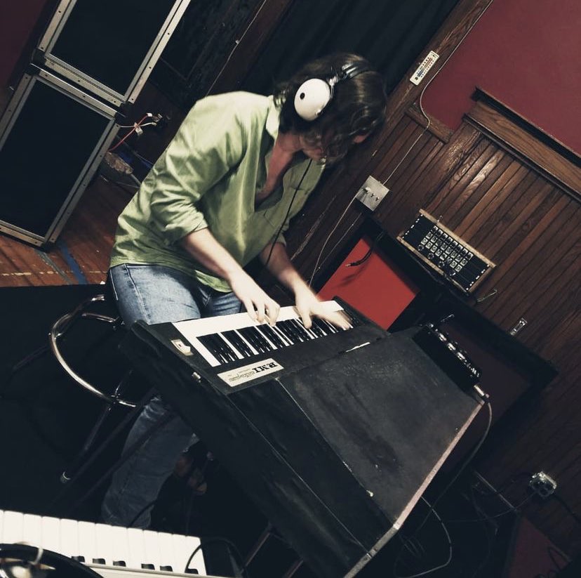 rames_jafferty's tweet photo. Gettin it done in the studio today
#progrock #progressiverockcommunity #progressiverock #rickenbacker #rickenbackerbass #fenderbassman #fenderamps #rmi #rmipiano #analogstudio #analog #ctmusic #newenglandmusic #connecticut #audio #recordingstudio #ctrecordingstudio #recording https://t.co/uA4lhUeD4l