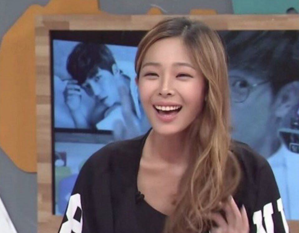 54hrtz's tweet photo. omg this is jessi ?? https://t.co/g2ech6zwfb