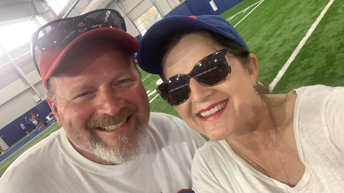 Lisa Pogue tweet media