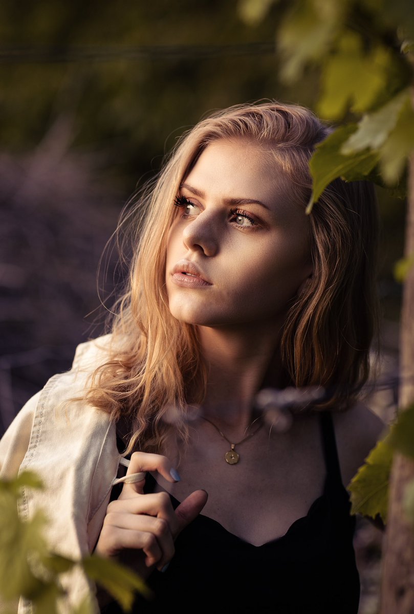 TbrVisuals's tweet photo. Contact me for your portrait photos ! 🔥 #portrait #germany #bavaria #photographers #tfp https://t.co/4yuWX1mvUr