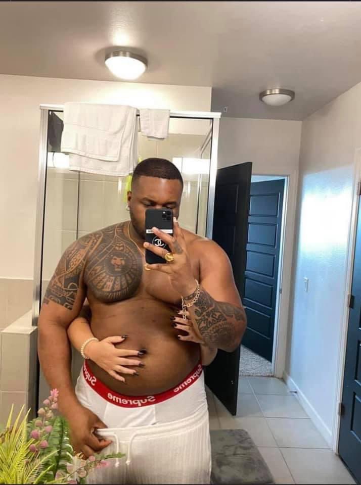 NotDojaaa3's tweet image. Men built like this deserve the world 🤤😩.