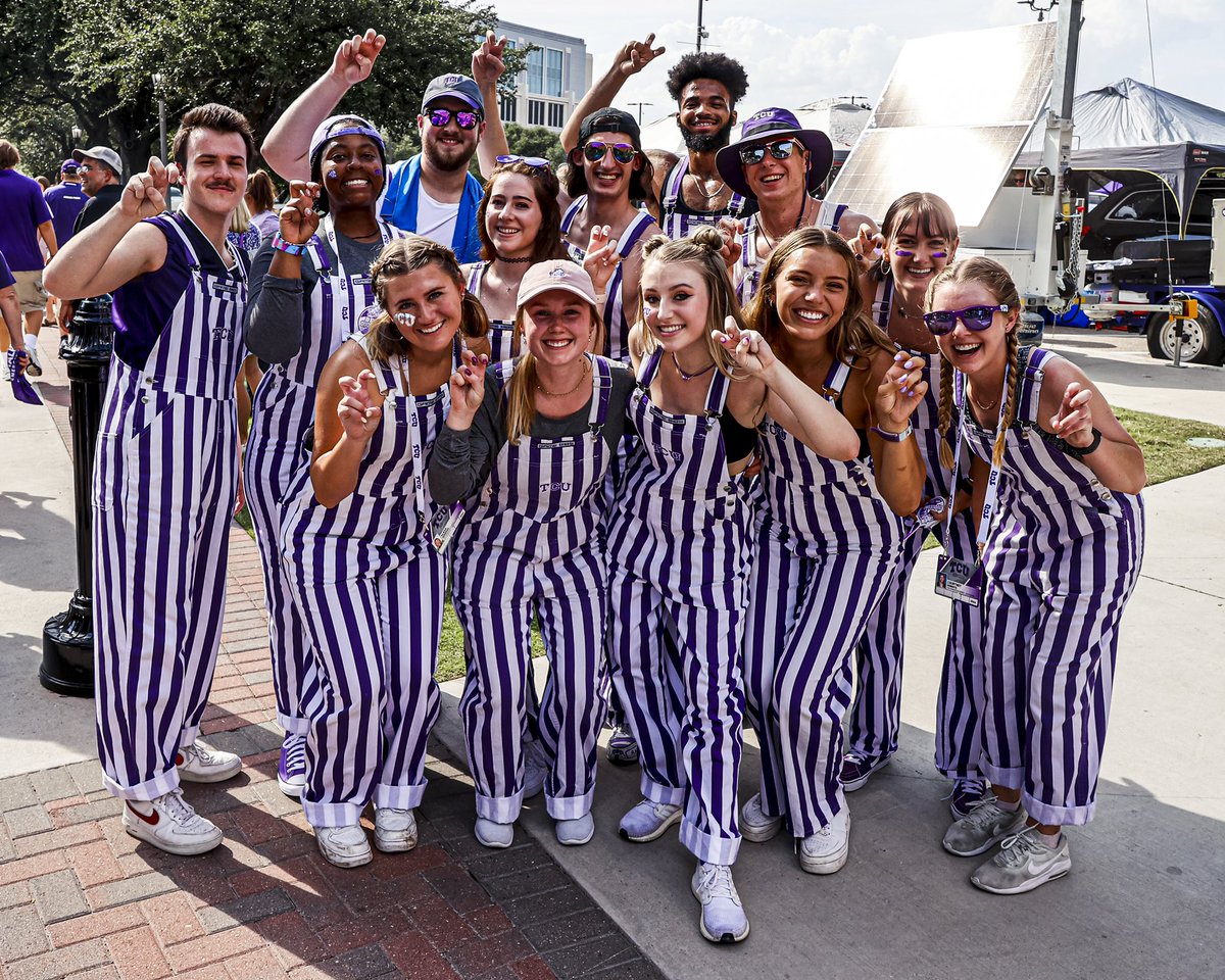 TCUFootball's tweet photo. The Frogs are back ➡️ Fans are back 🐸💜#DontBackDown https://t.co/J94ibqrzI1