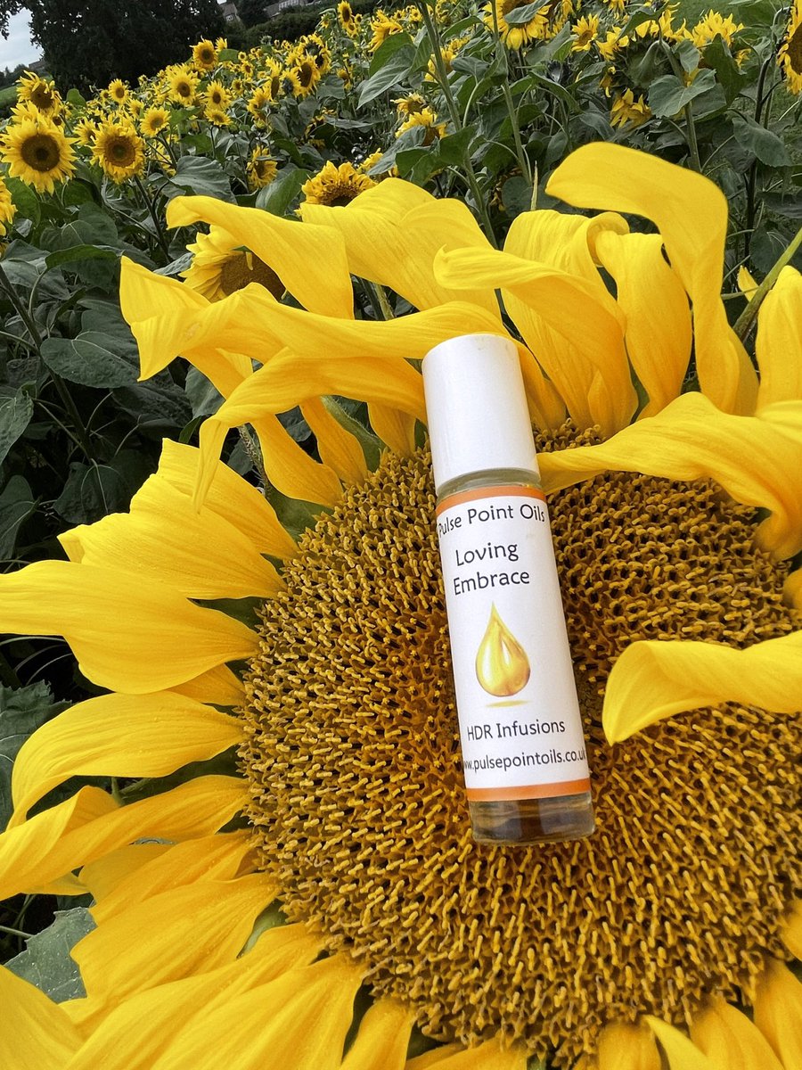 HRusbridge's tweet photo. Perfect little treats, beautiful essential oils, small gifts to give, enjoy your pulse point oils
https://t.co/Lp7mFfDReo
#beauty #selfcare #smallbusinessowners #aromatherapy #essentialoils #letterboxgifts https://t.co/9tEZMP61LB