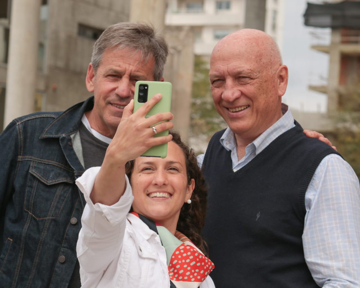 mlauramondino's tweet photo. Con @AntonioBonfatti  @emiliojaton y compañeros socialistas, en el escenario de #ElMolino, símbolo de una gestión que transformó la provincia para siempre🌹

Vamos por un futuro mejor!✊

#ElFuturoEsMejor https://t.co/CRhz0cTP5B